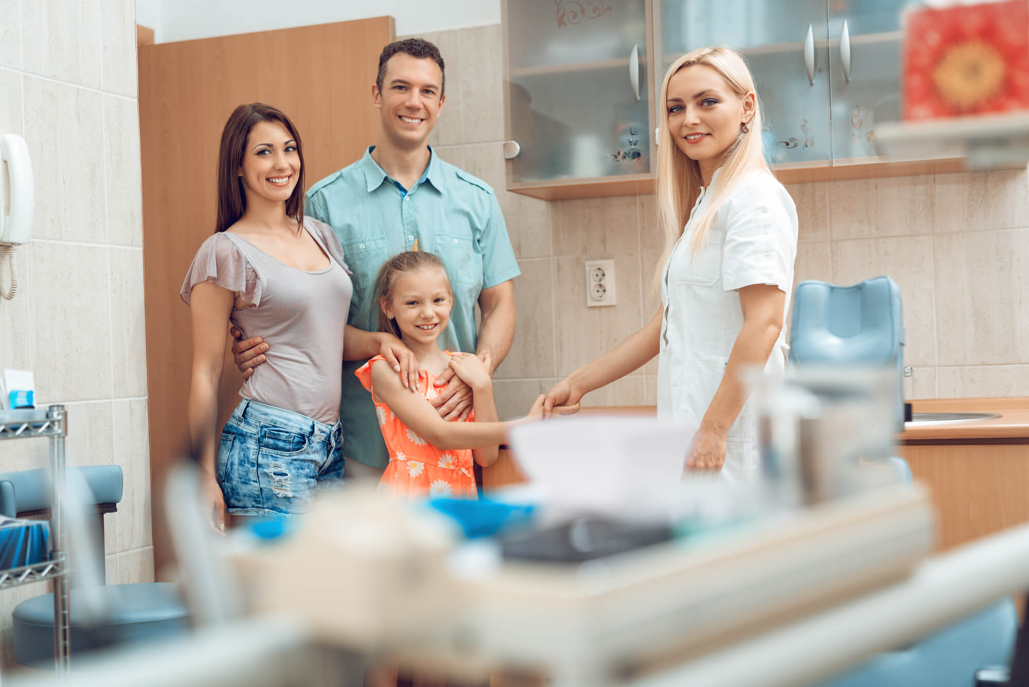 an expert in somerset family dentistry with a family
